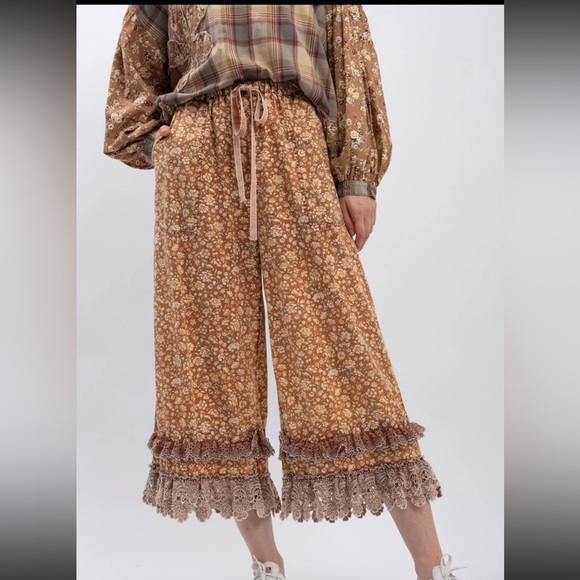 Pants - Floral Lace Trim Wide-Leg Bloomers